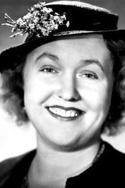 Betty Helsengreen as Sidsel Ølgod - hans kone