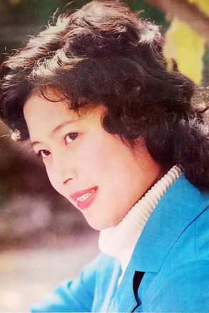 Shao Huifang as Xia Zhenglan