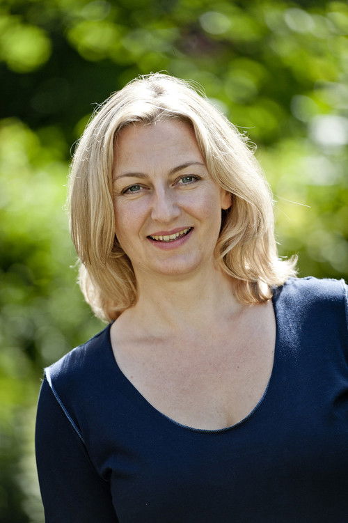 Margret Gilgenreiner as Erika Kluftinger