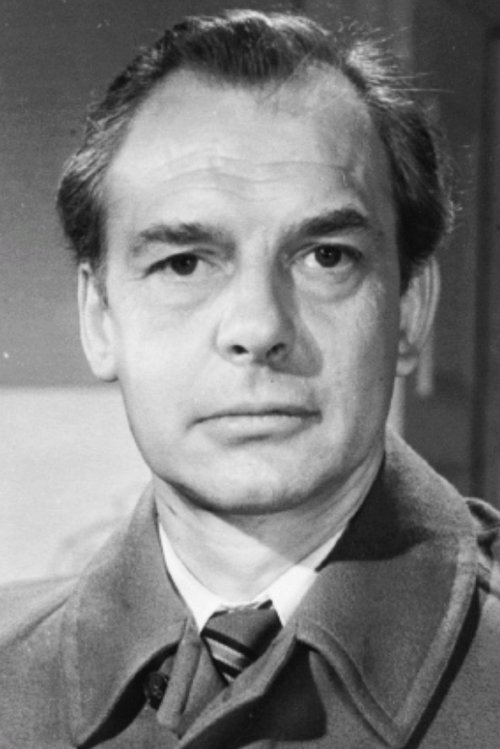 Björn Berglund as Manderberg