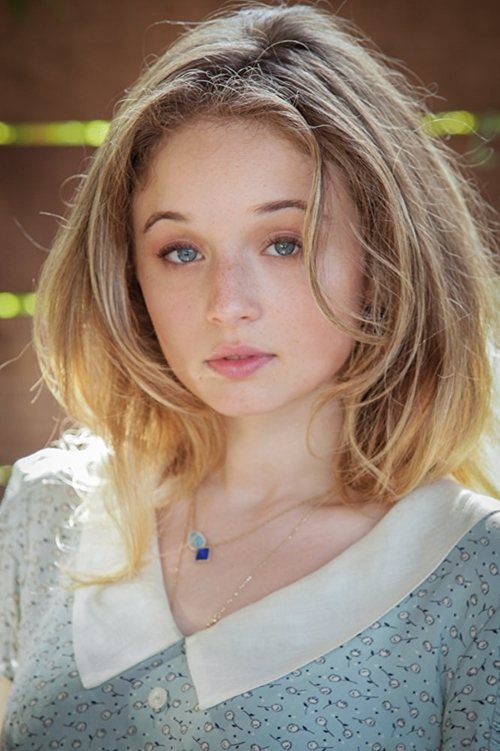 Carson Meyer as Kristen