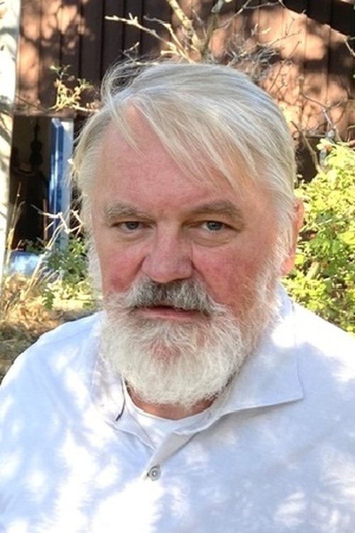 Jonas Fohlin as Narrator (voice)