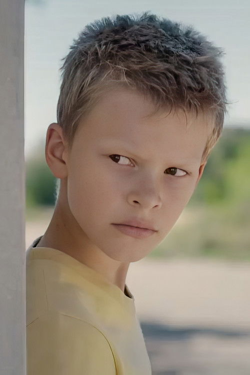 Finn-Henry Reyels as Yoko