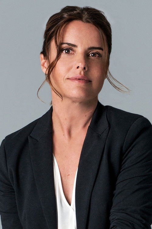 Leire Zuazua as Estíbaliz