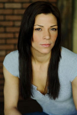 Shannon Leade as Anna