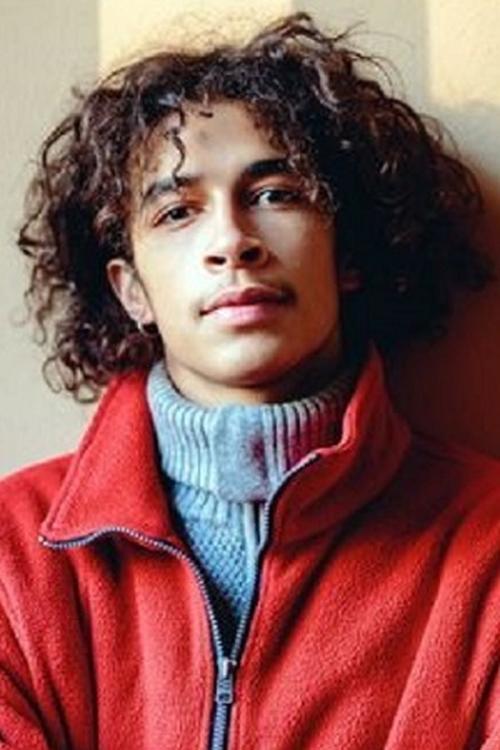 Mekyas Mulugeta as Samuel