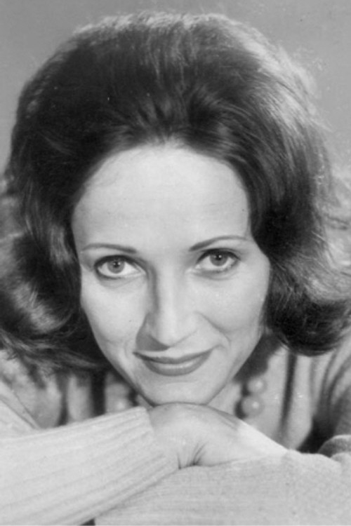 Doloresa Kazragytė as Elytė, Andriaus mama