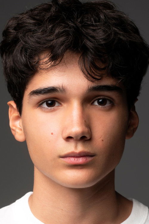 Hugo Fuertes as Younger Brother