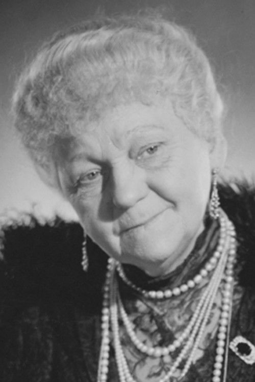 Margot Ryding as fru Anna Ek