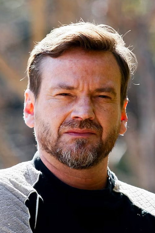 Guillermo Pfening as Erick