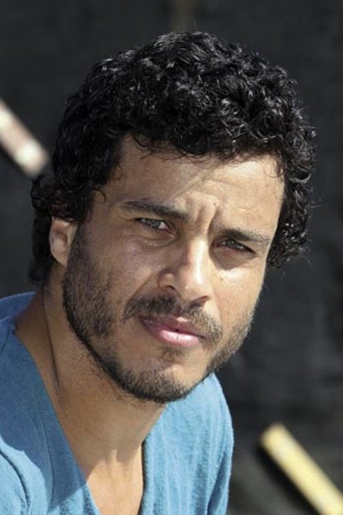 Mohamed Zouaoui as Pusher