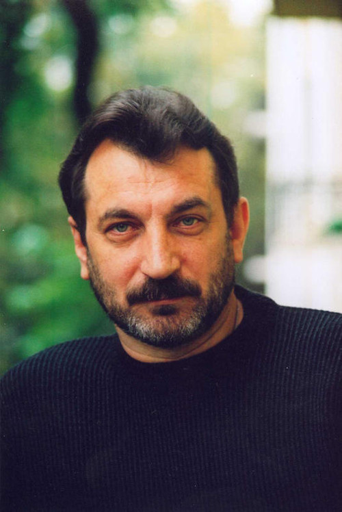 Vasyl Viter as Dlinnomuhin