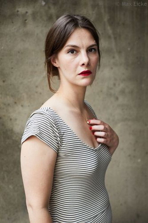 Barbara Dussler as Praktikantin Andrea