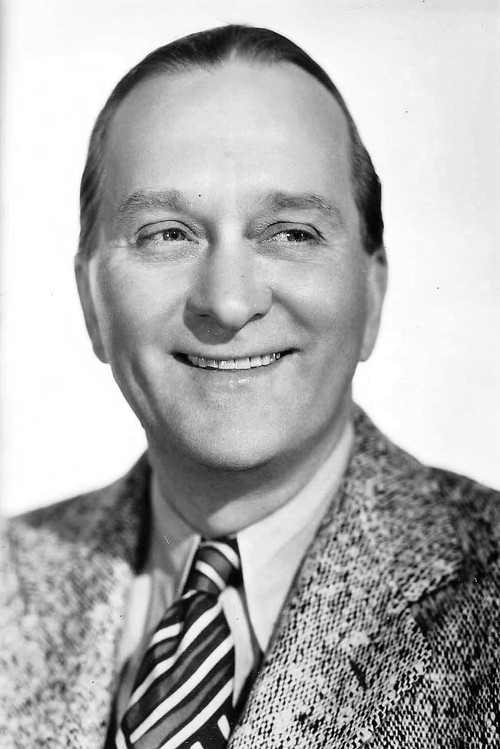 Lynne Overman as Bunt Cavatt