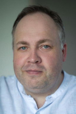 Mikhail Parygin as Anatoliy Vrodin