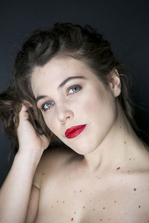 Marta Cortellazzo Wiel as Anouk / Suzanne