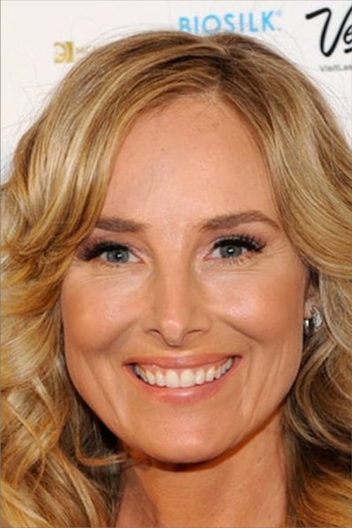 Chynna Phillips as Cindy Moore