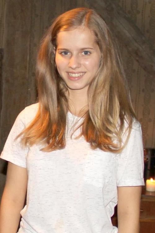 Marii Weichsler as Ida