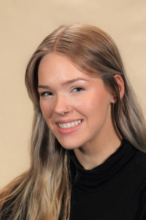 Lizzie Salata as Mary