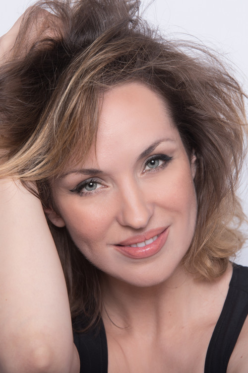 Daniela M. Xandru as Lidia