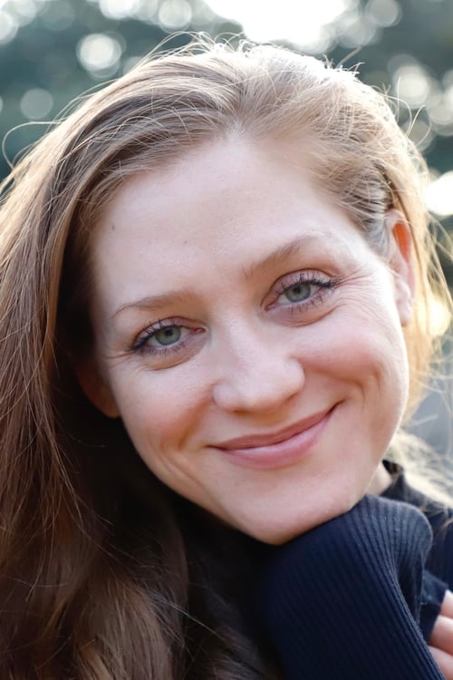 Augustine Frizzell as Sissy