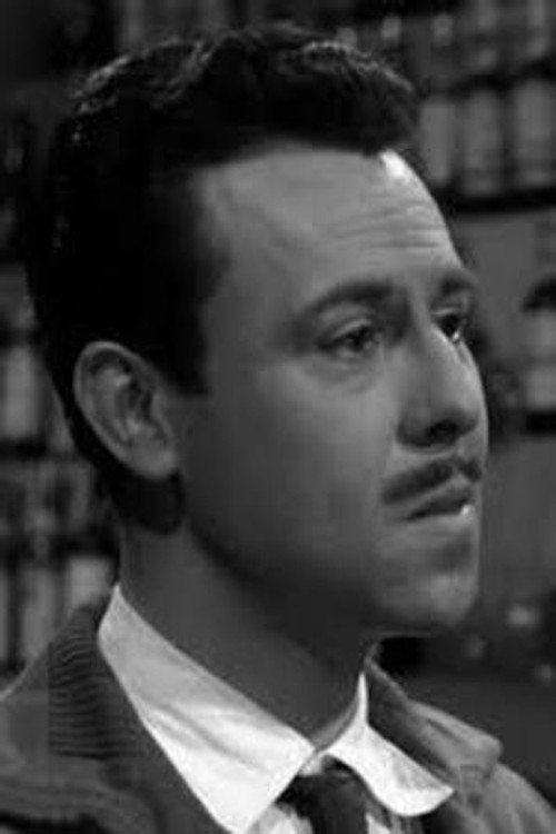 Aníbal Vela Jr. as Periodista