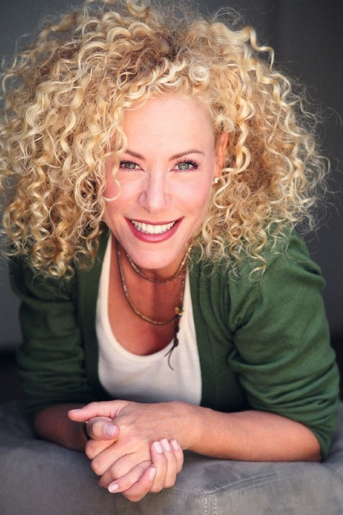 Tracy Metro as News Anchor