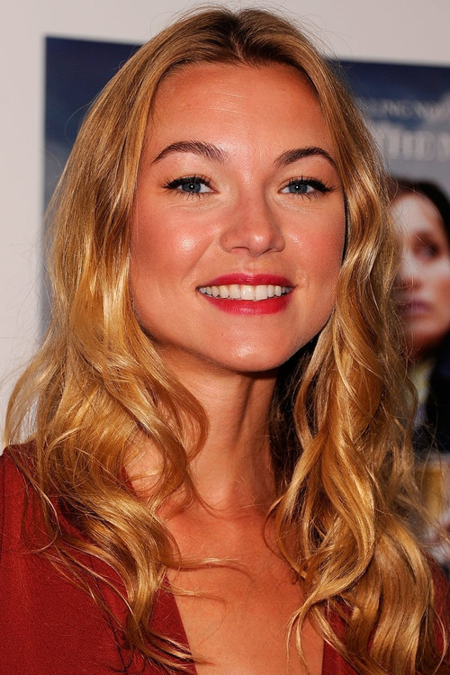 Charlotte Poutrel as La mannequin