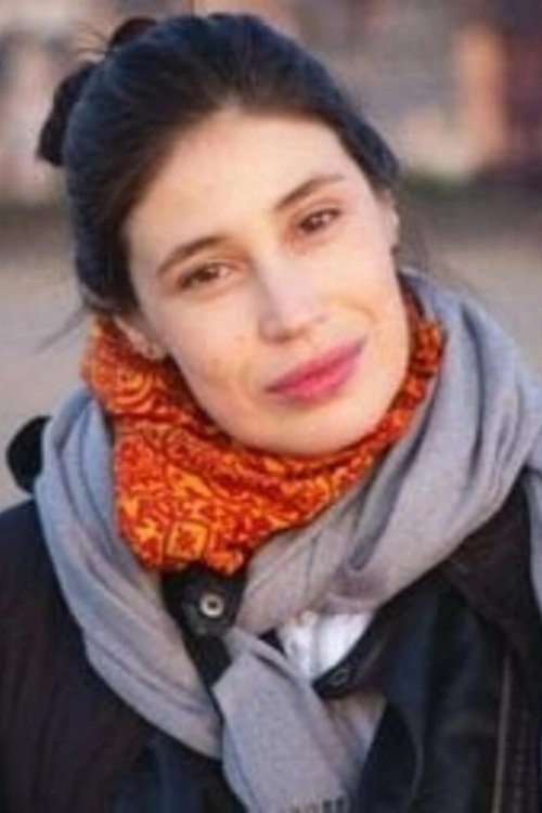 María Paz Grandjean as Estela