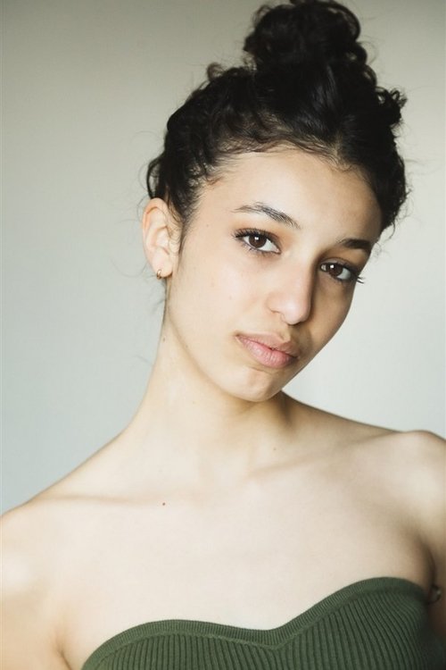 Emma Boulanouar as Lila