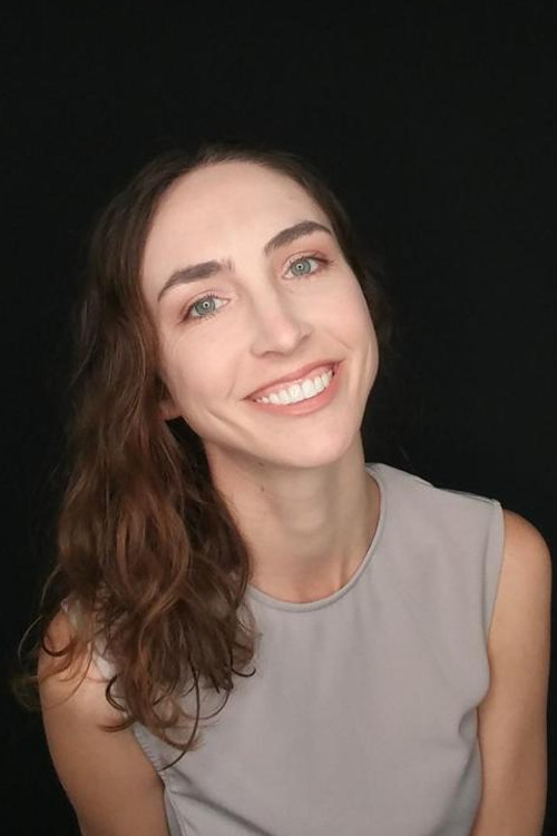 Megan Mockensturm as Taylor Straughn