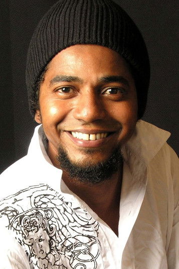 Alexandre Moreno as Paulão