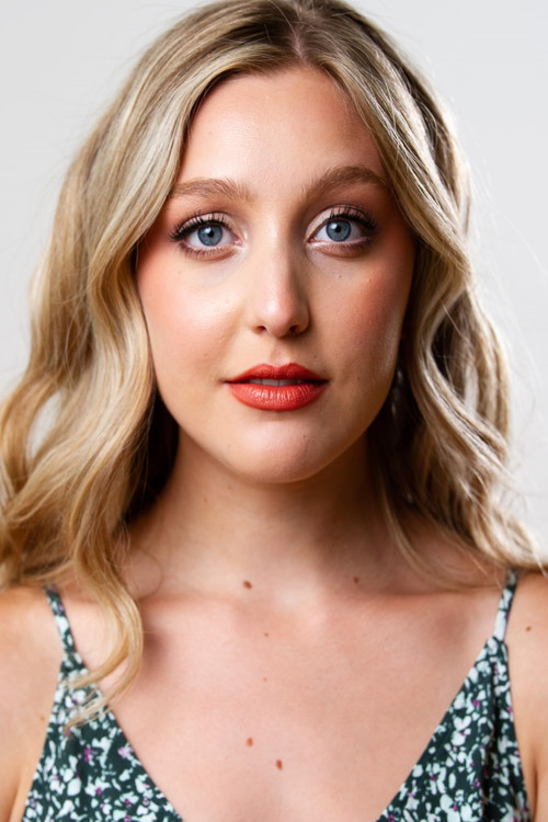 Cara DeChurch as Stefanie