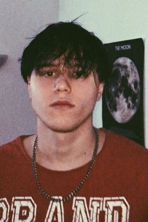 Alessandro Calì Ventura as Leo