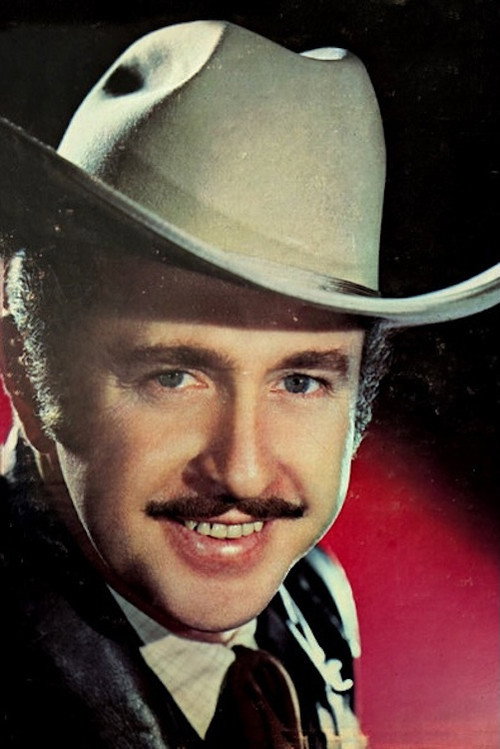 Demetrio González as Raymundo