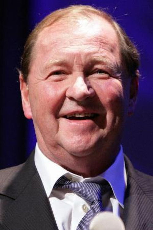 Martin Serner as Priest