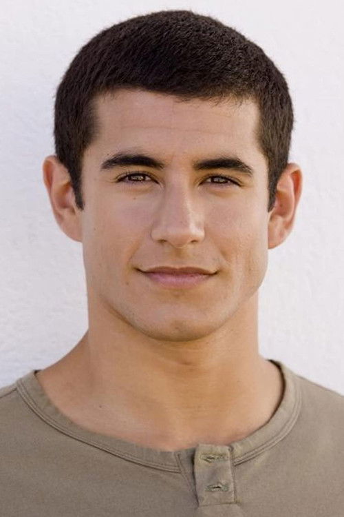 Gonçalo Dias as Rogério (jovem)