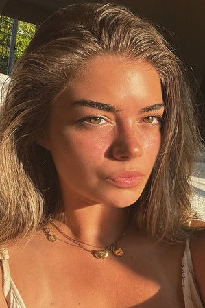 Maddy Bryan as Young Kat Gill