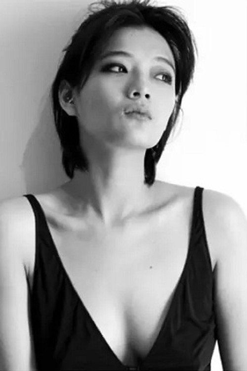 Rebecca Kuk as 图布沁