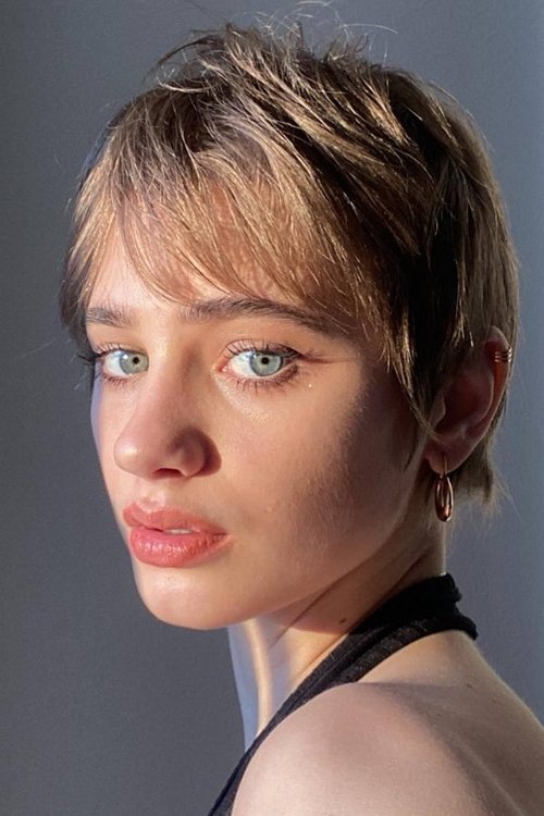 Karyna Khymchuk as Kira