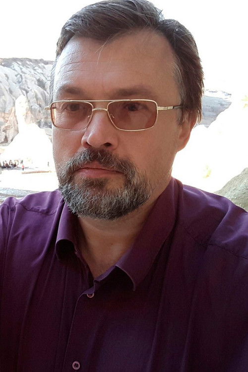 Andrei Skripskiy as the King