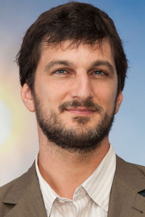 Marshall Lewy as Wyatt