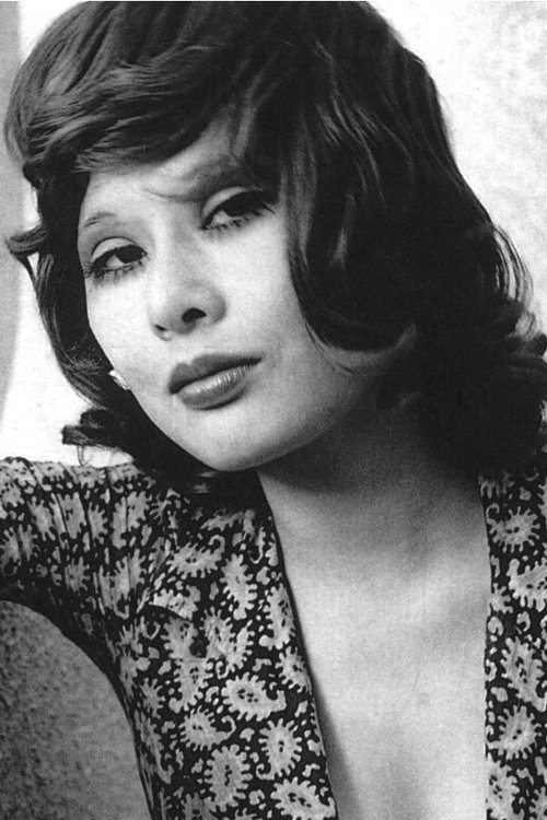 Izumi Suzuki as Female Doctor