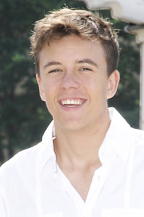 Bruno Schubert as Simon