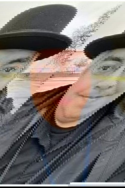 Carlos G Diaz as Losman