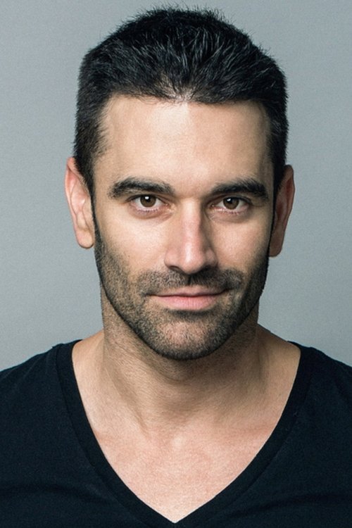 Jeff Gum as Agent Graves