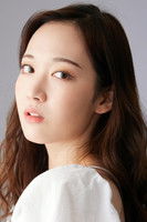 Keyka Ayashima as Sakiko Sakurada