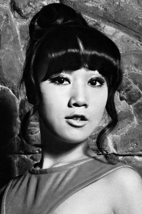 Mei-Chen Chalais as Pearl