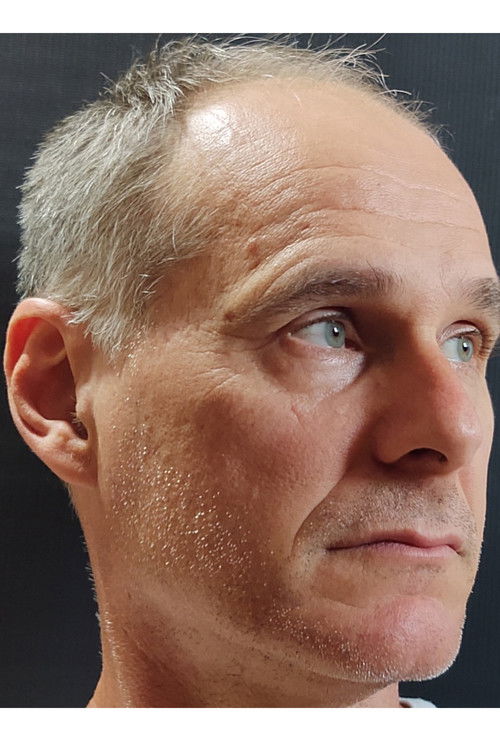 Dimaz Restivo as Dr. Maurício