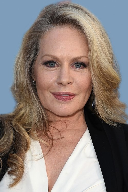 Beverly D'Angelo as Ellen Griswold